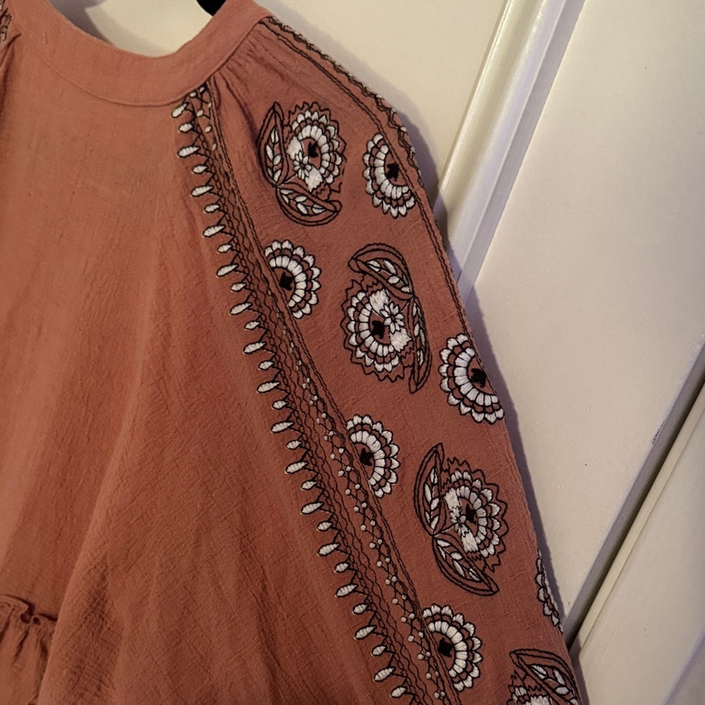 En Creme Women's Boho Top with Embroidery - Picture 9 of 12